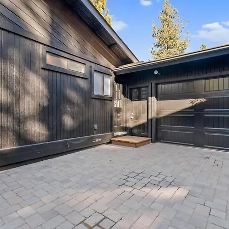 Modern Split Level Cabin -Hot Tub&Game Room